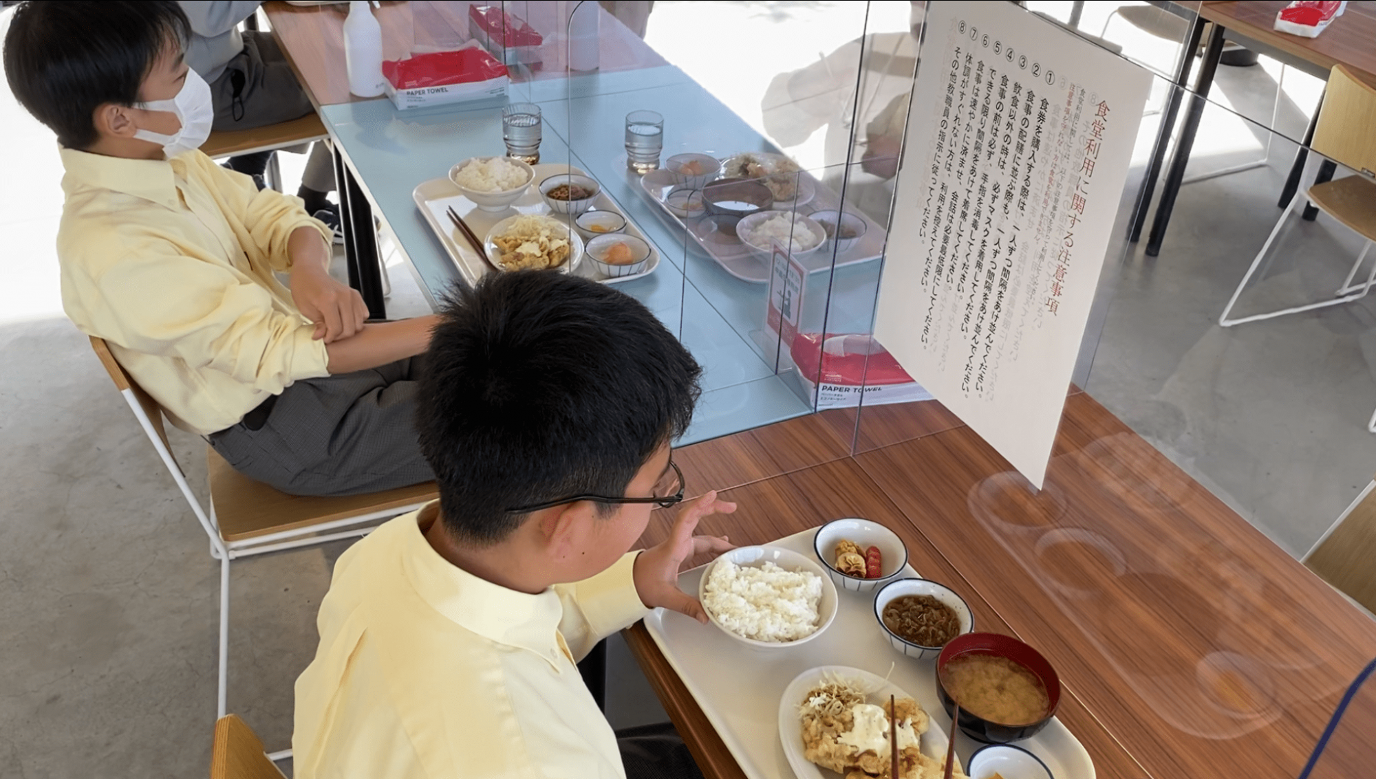 中学校の食堂