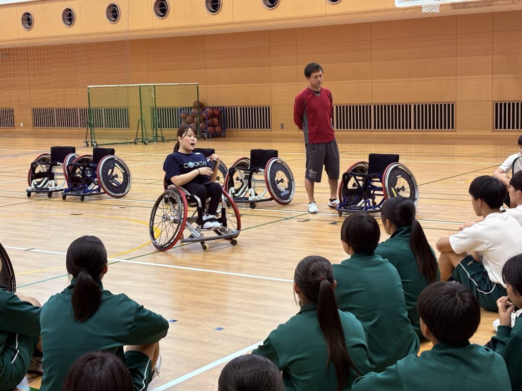 車いすバスケットボール、高３スポーツ探究の時間