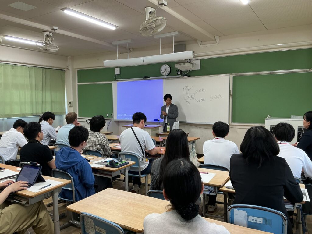 出張講演へ