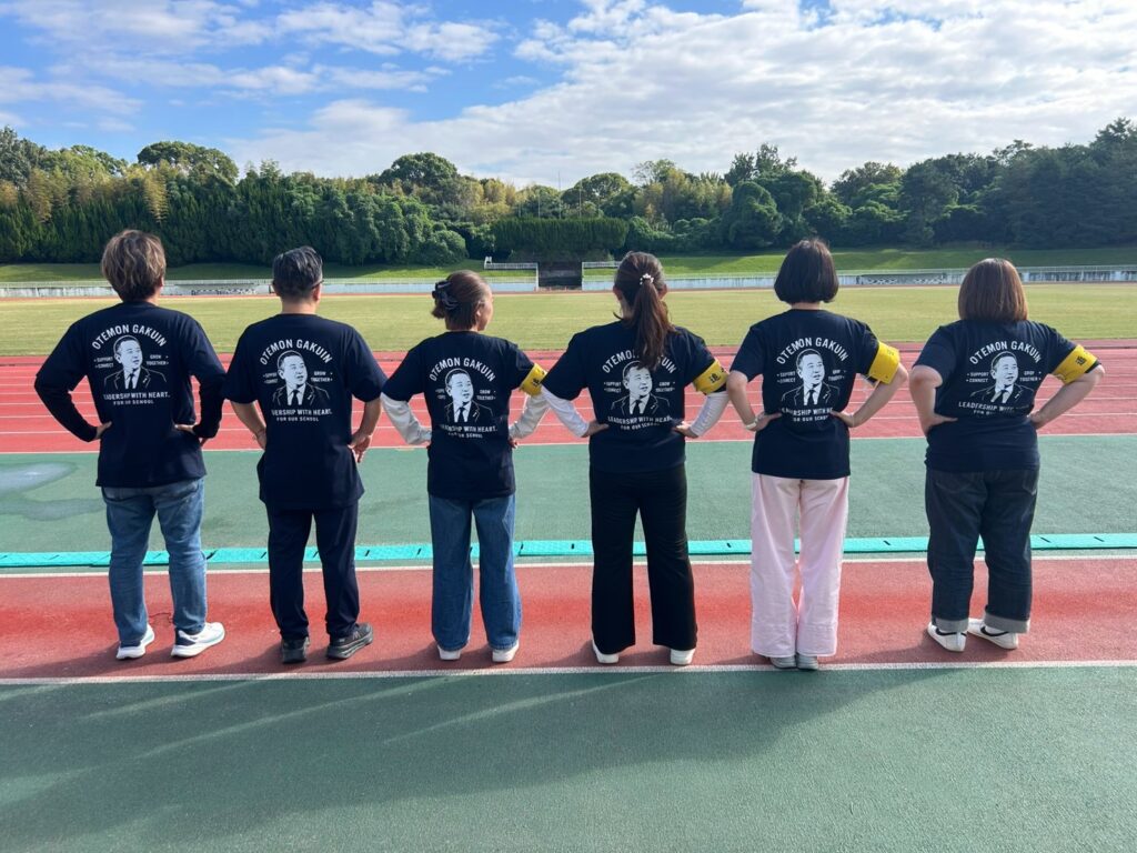 中学陸上競技大会、このTシャツ（笑）