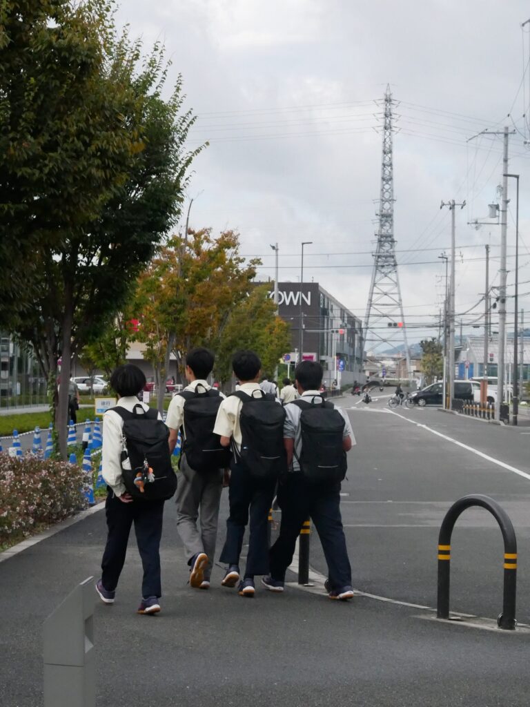 【中２】２学期中間プロジェクト〜日本が抱える課題って何？〜